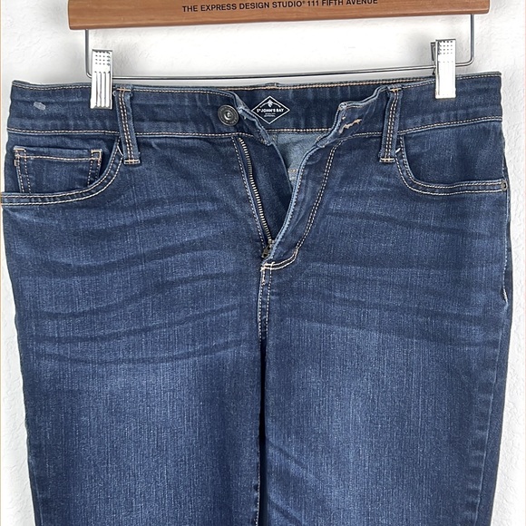St. John's Bay Jeans Womens Size 6 Dark Wash Skinny Leg Denim Preowned - Picture 2 of 6